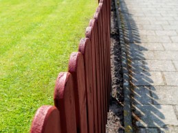 Key Tips for Maintaining a Wood Fence