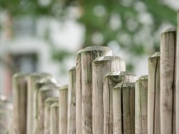 Ottawa Fences Need a Little Post-winter TLC